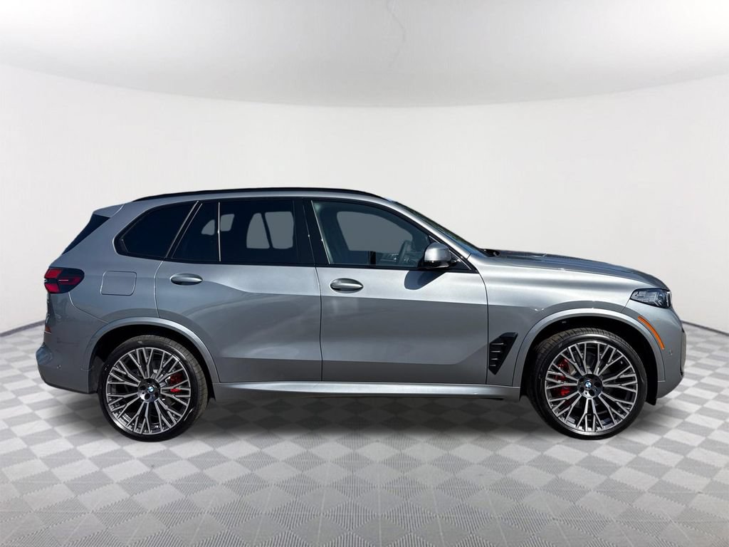 New 2026 BMW X5 xDrive40i w/ M Sport Package AWD/4WD image 3