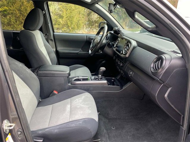 Used 2020 Toyota Tacoma TRD Off-Road w/ Technology Package image 34