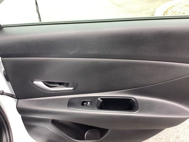 Certified 2024 Hyundai Elantra SEL image 15