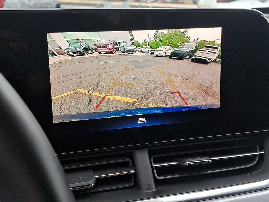 Used 2024 Chevrolet Trax LT w/ Driver Confidence Package FWD image 18
