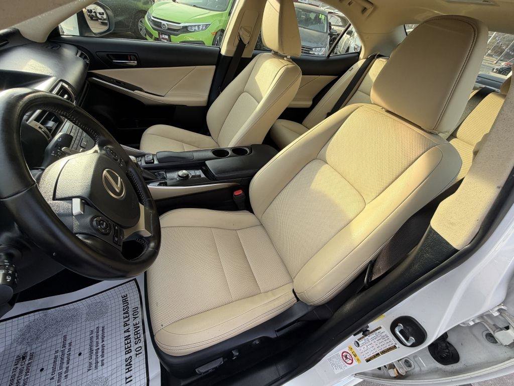 Used 2016 Lexus IS 300 AWD image 10