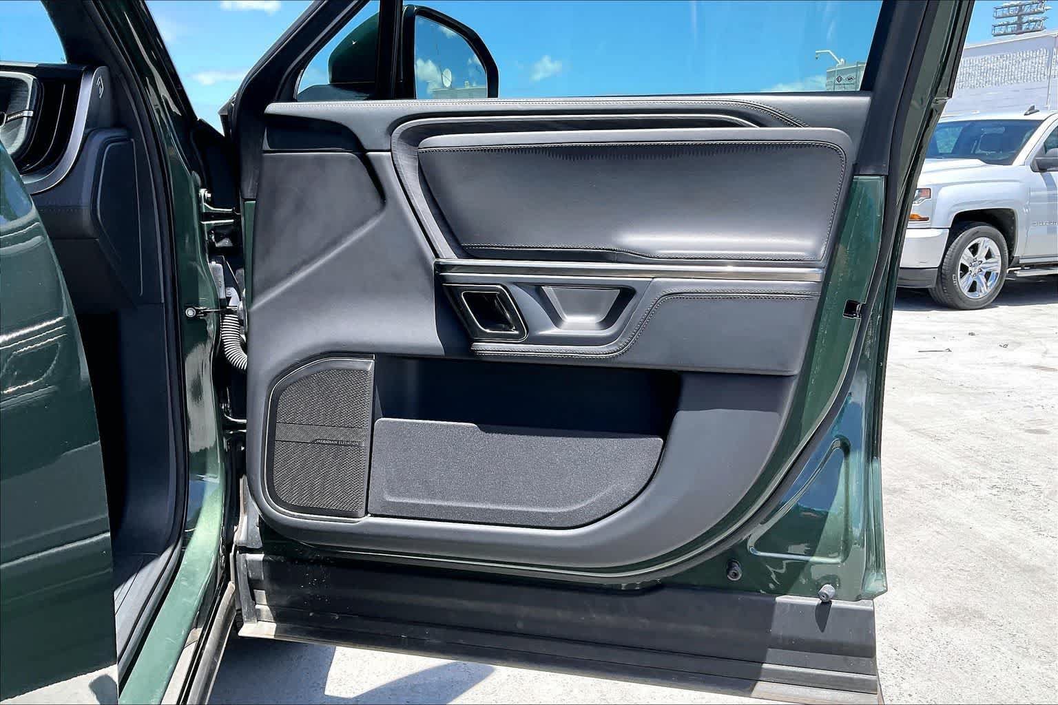 Used 2023 Rivian R1S Launch Edition AWD/4WD image 28