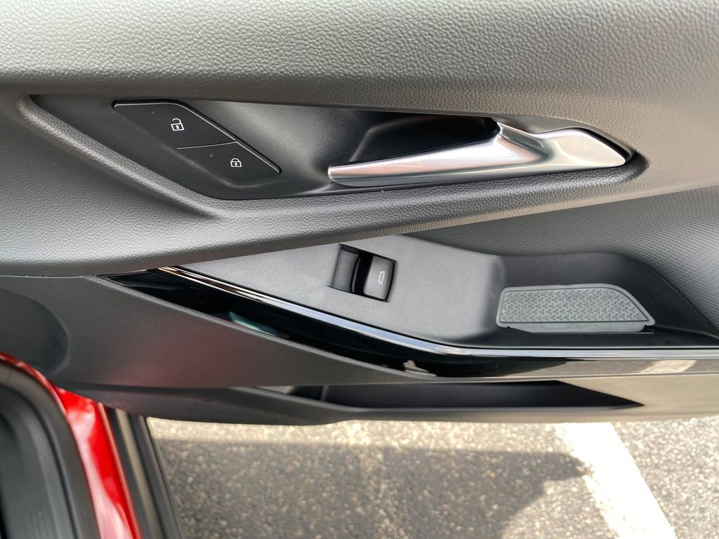 New 2026 Chevrolet Equinox LT w/ Midnight Edition AWD/4WD image 10