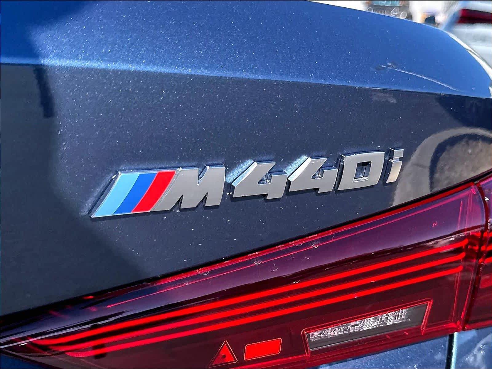 Used 2025 BMW M440i Convertible w/ Premium Package RWD image 25