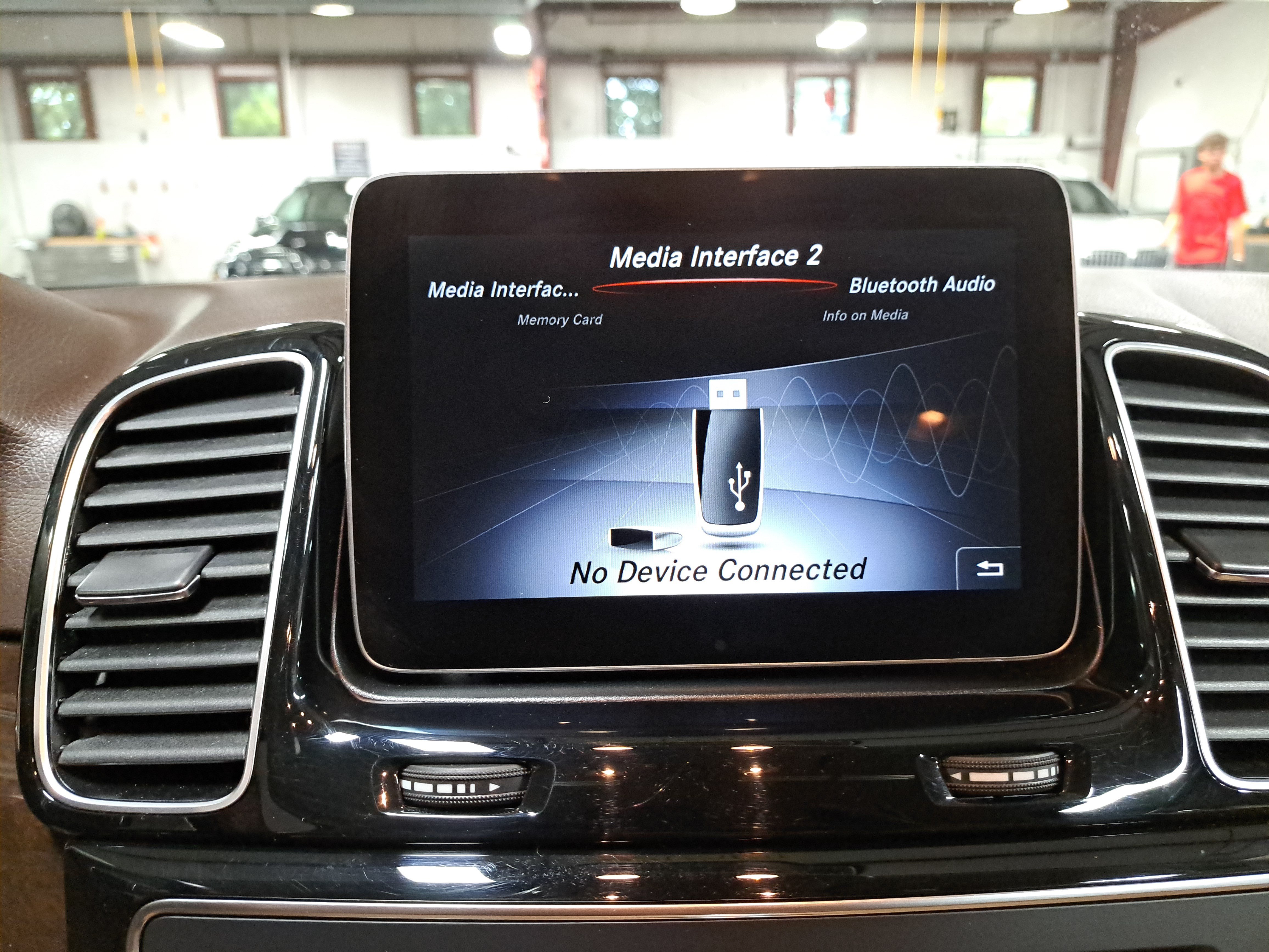 Used 2018 Mercedes-Benz GLE 350 4MATIC image 23
