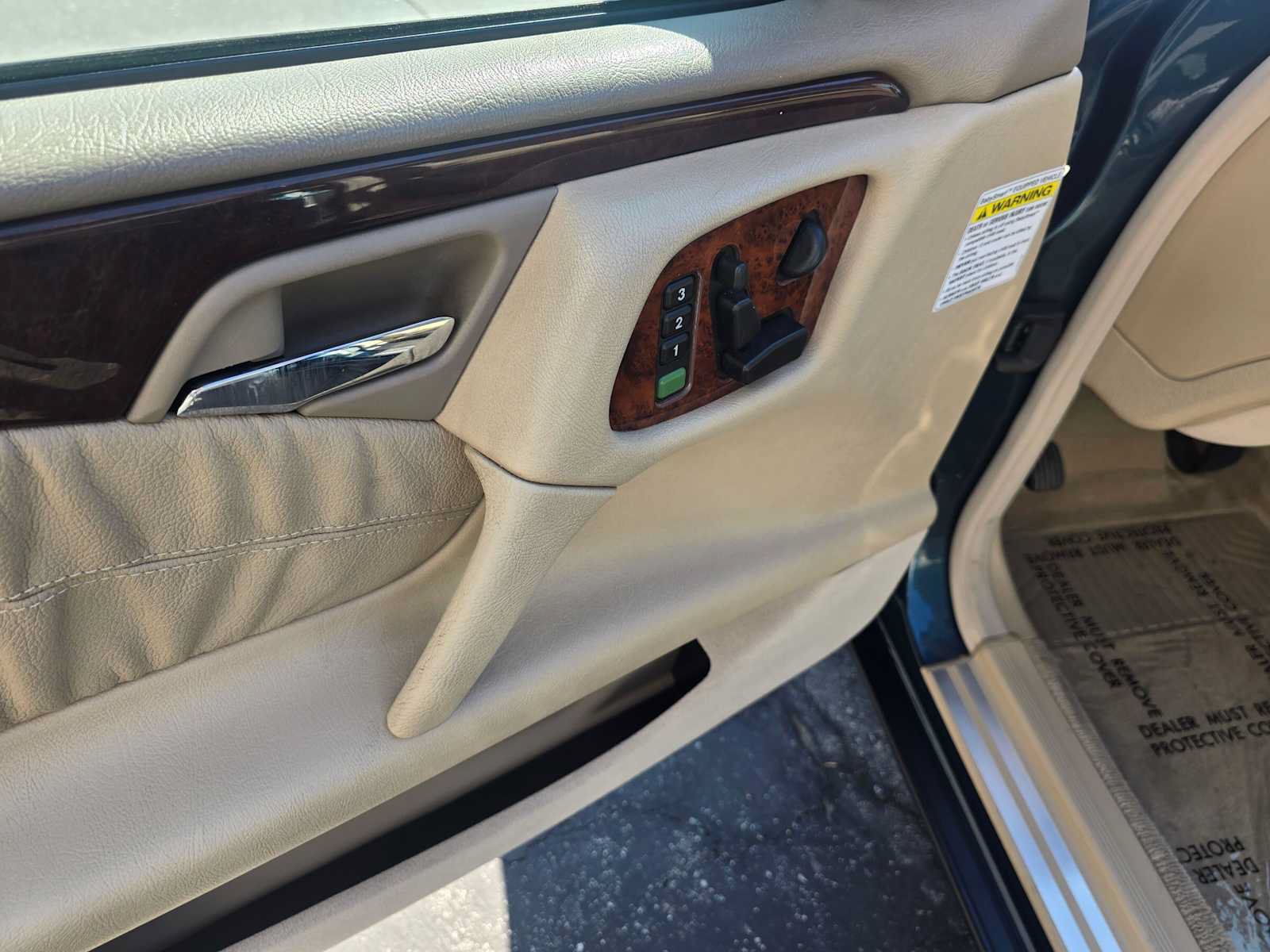 Used 1999 Mercedes-Benz E 320 Sedan image 19