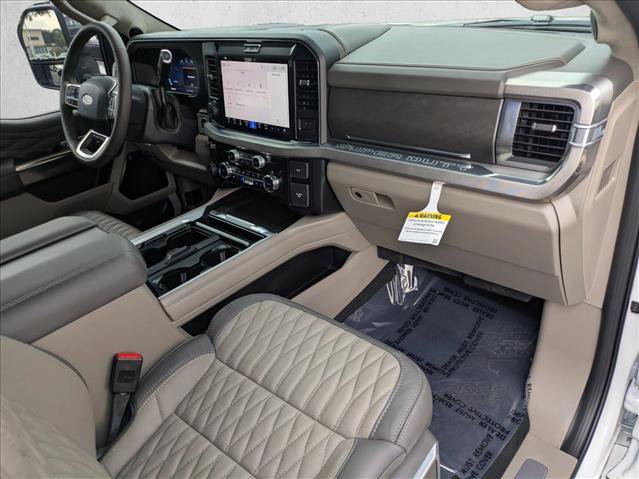 Used 2025 Ford F450 Platinum w/ Platinum Plus Package AWD/4WD image 19