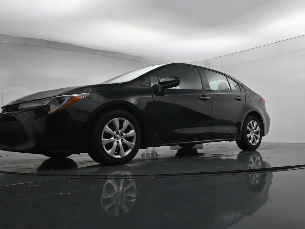 Used 2020 Toyota Corolla LE FWD image 31