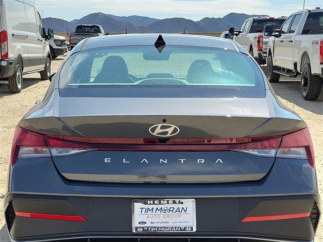 New 2025 Hyundai Elantra SE w/ Cargo Package image 19