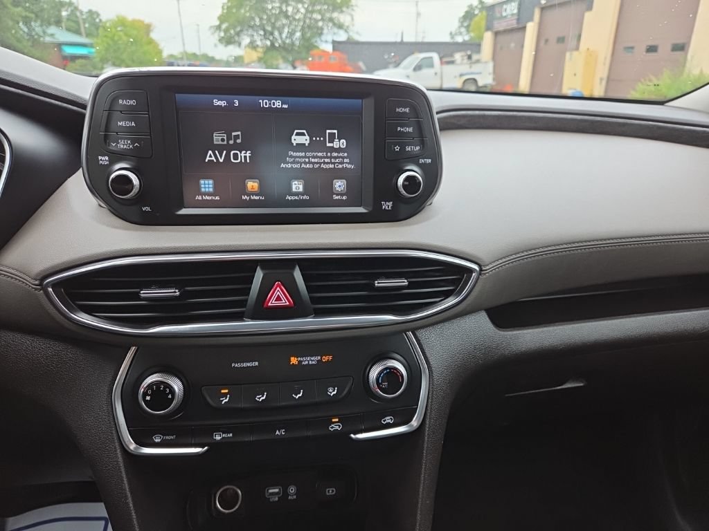 Used 2019 Hyundai Santa Fe SE AWD/4WD image 17