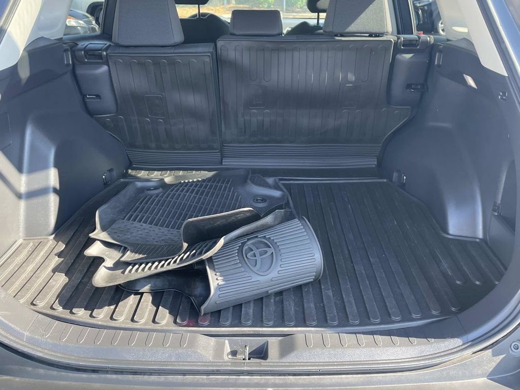 Used 2023 Toyota RAV4 LE FWD image 11