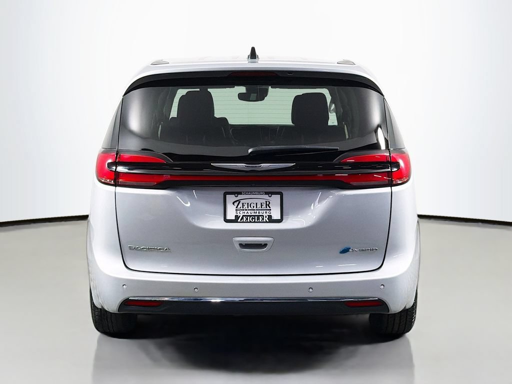 Used 2023 Chrysler Pacifica Touring-L FWD image 6