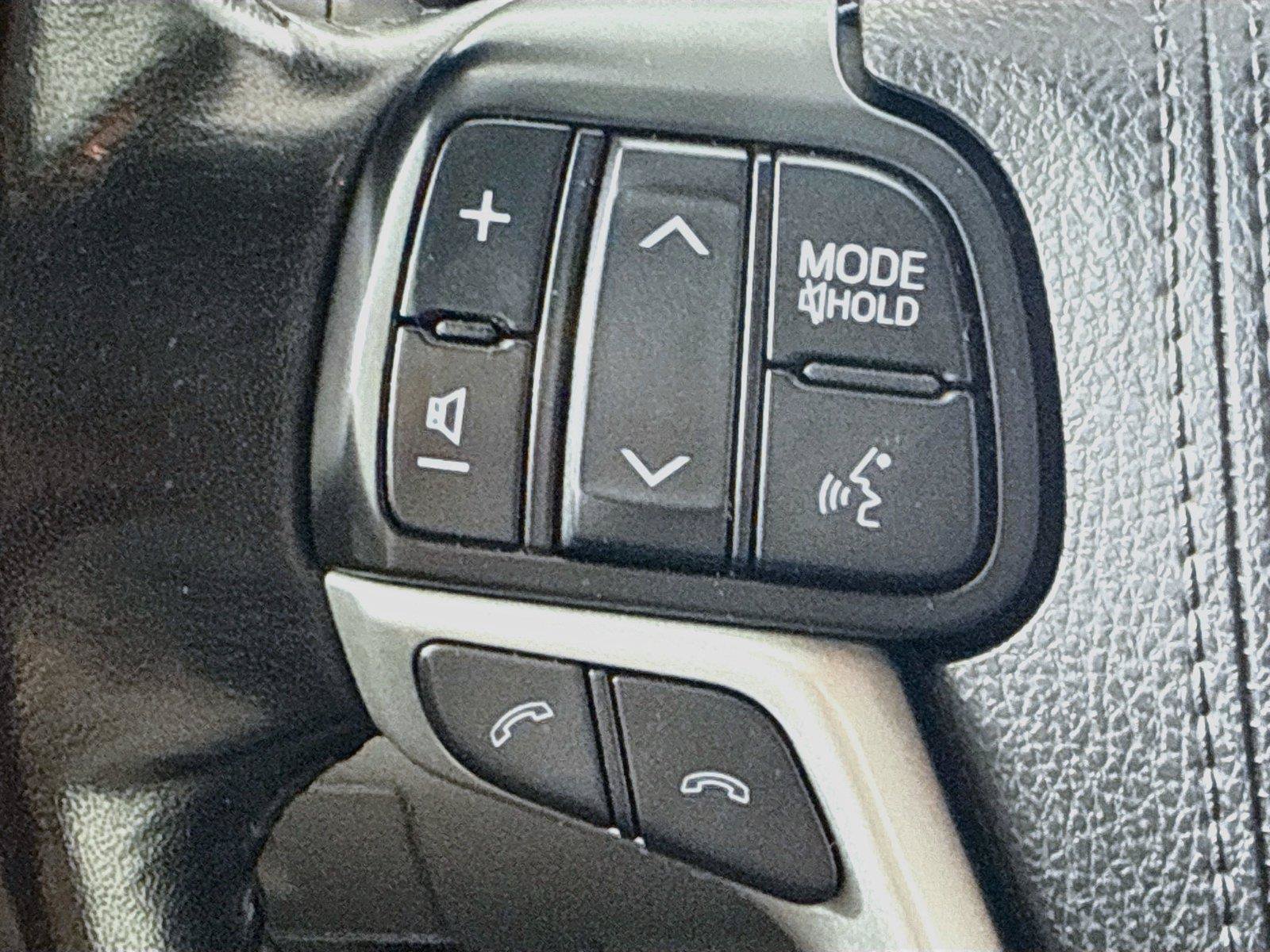 Used 2017 Toyota Highlander XLE AWD/4WD image 12