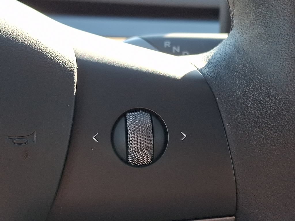 Used 2025 Tesla Model Y Long Range RWD image 22