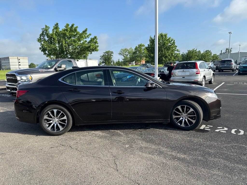 Used 2017 Acura TLX w/ Technology Package FWD image 9