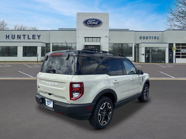 Used 2024 Ford Bronco Sport Outer Banks w/ Tech Package AWD/4WD image 4