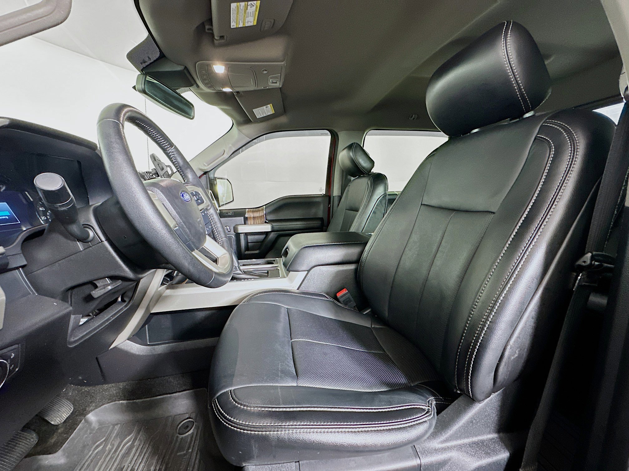 Used 2019 Ford F150 Lariat image 13