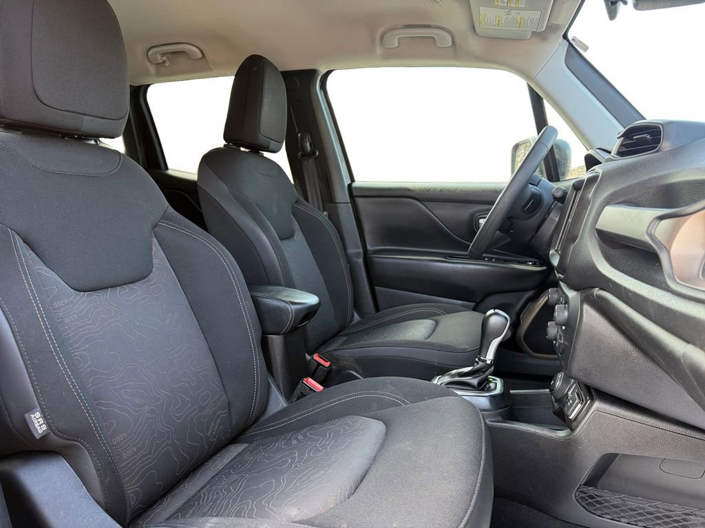 Used 2023 Jeep Renegade Latitude AWD/4WD image 15