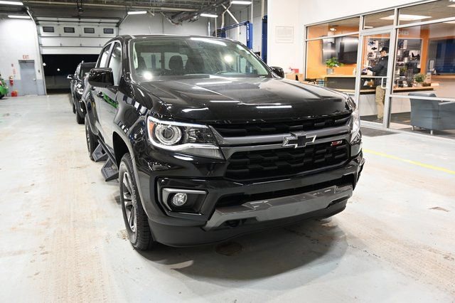 Used 2022 Chevrolet Colorado Z71 image 3