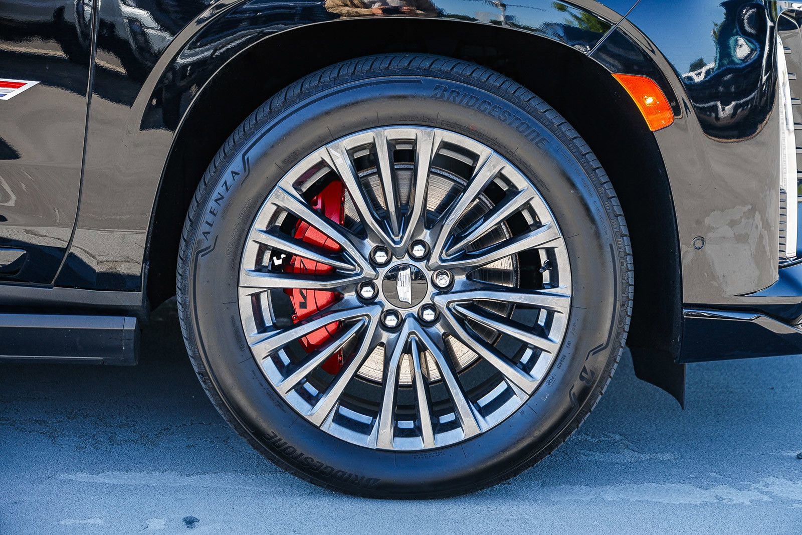 Used 2023 Cadillac Escalade ESV V image 9