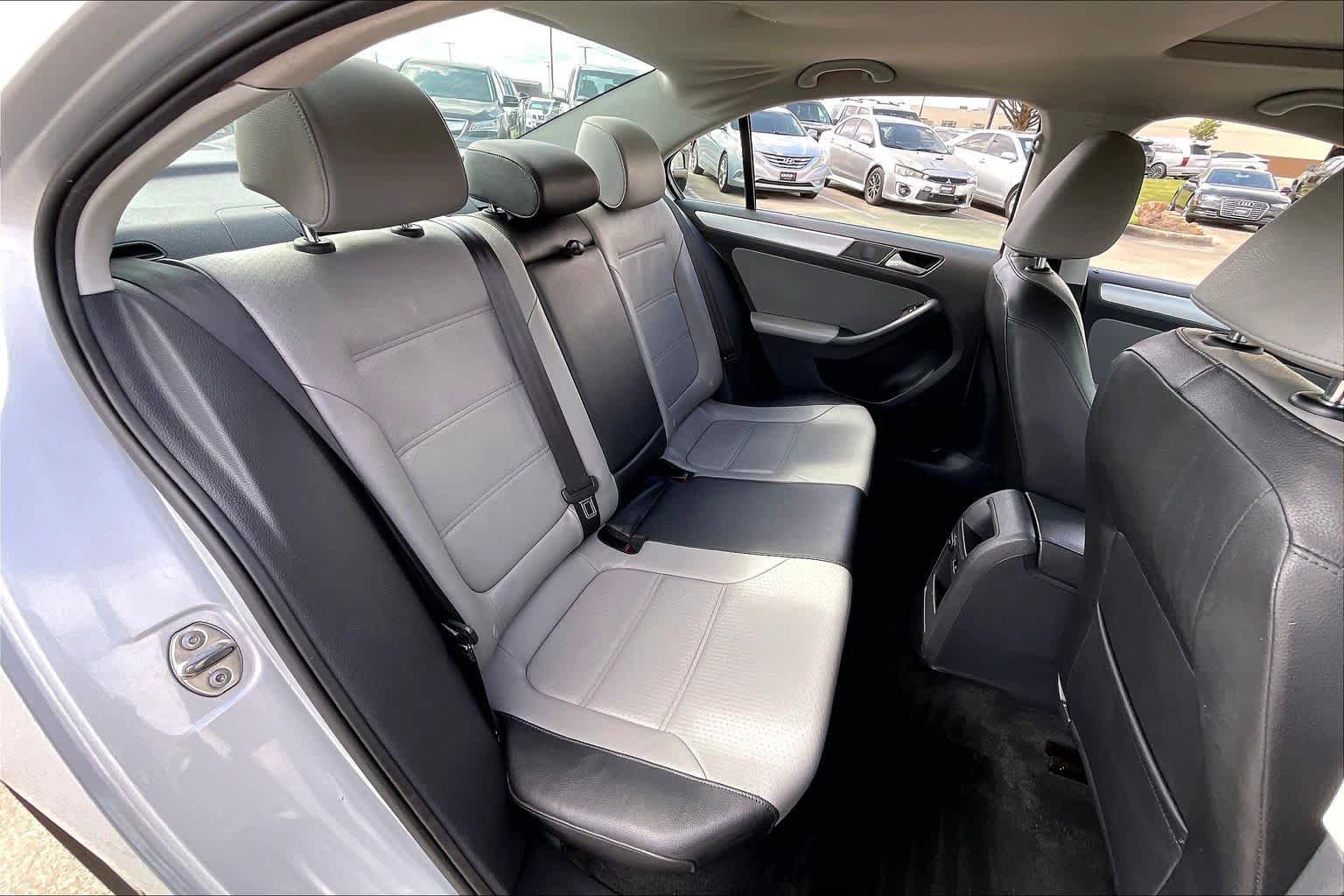 Used 2013 Volkswagen Jetta SEL image 18