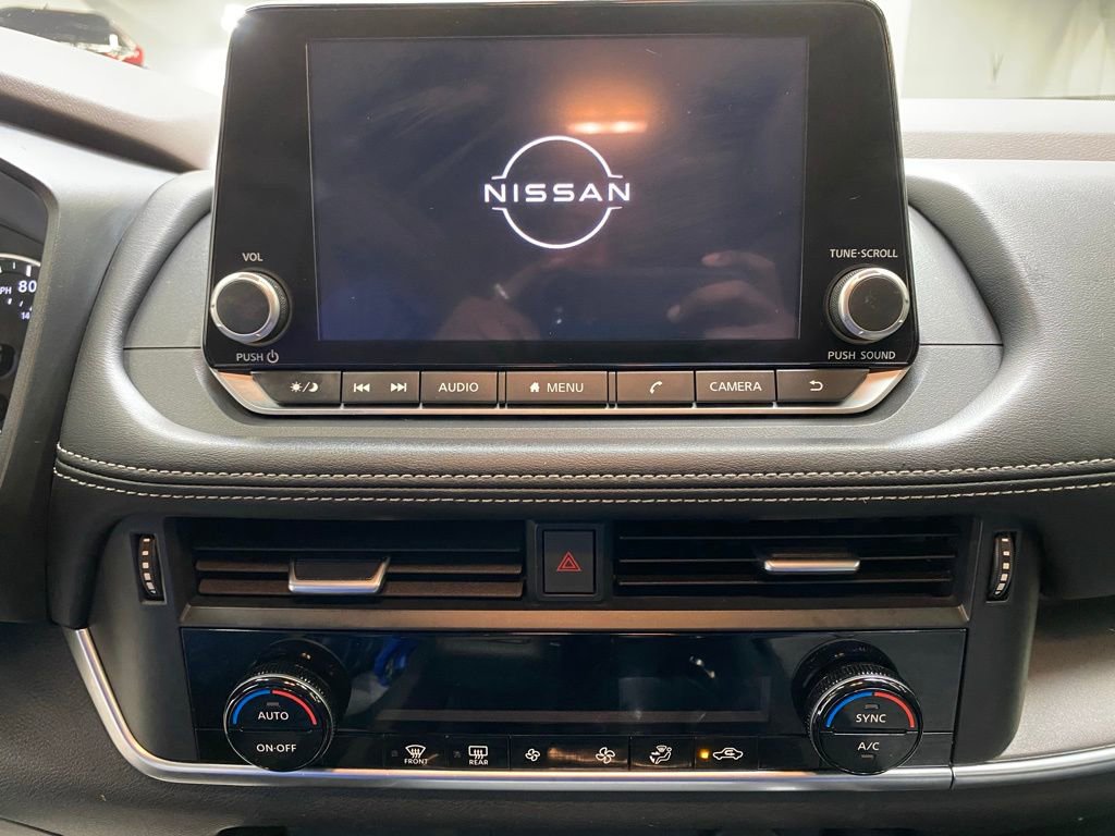 Used 2023 Nissan Rogue SV image 40