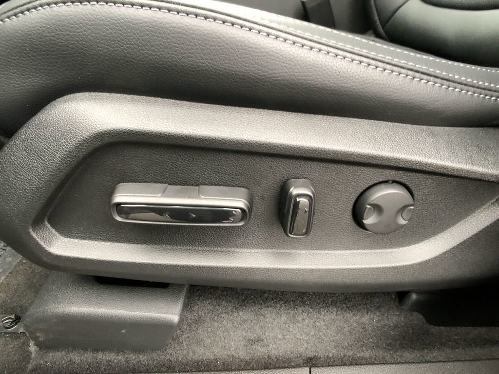 New 2025 Honda Pilot Touring image 13