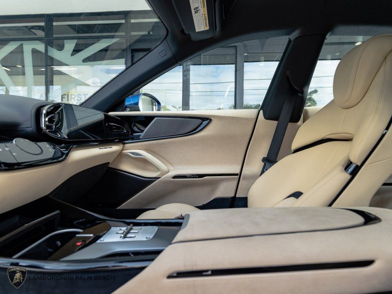 Used 2023 Ferrari Purosangue image 27