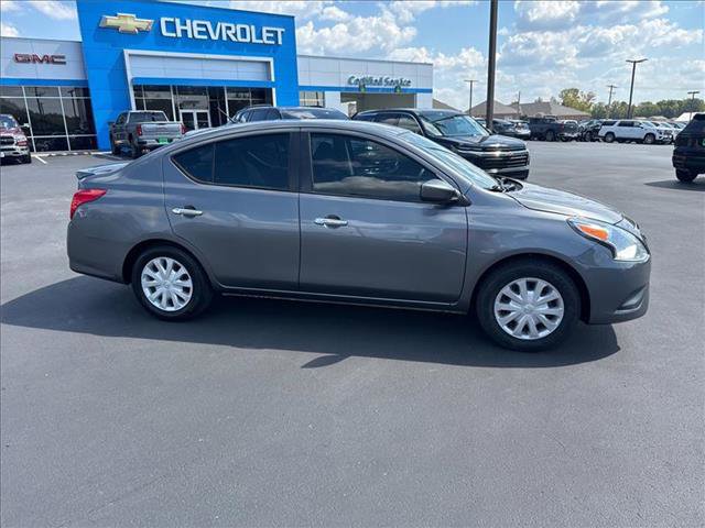 Used 2019 Nissan Versa SV image 5