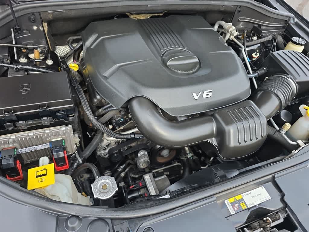 Used 2015 Jeep Grand Cherokee Overland w/ Advanced Technology Group AWD/4WD image 29