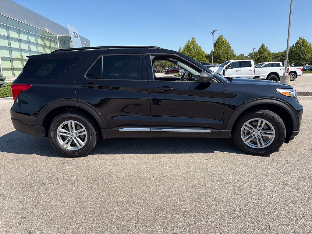 Used 2023 Ford Explorer XLT w/ Equipment Group 202A AWD/4WD image 7