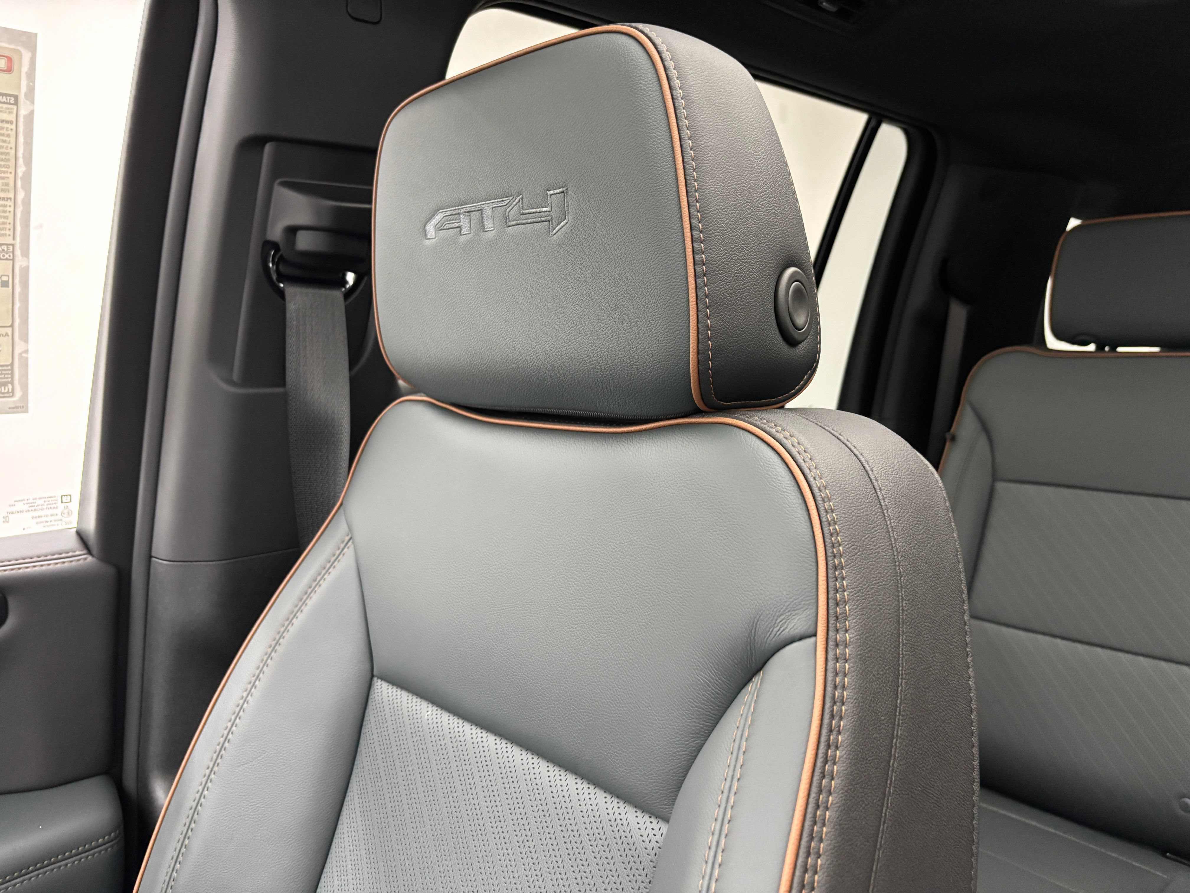 New 2026 GMC Yukon XL AT4 w/ AT4 Preferred Package AWD/4WD image 48