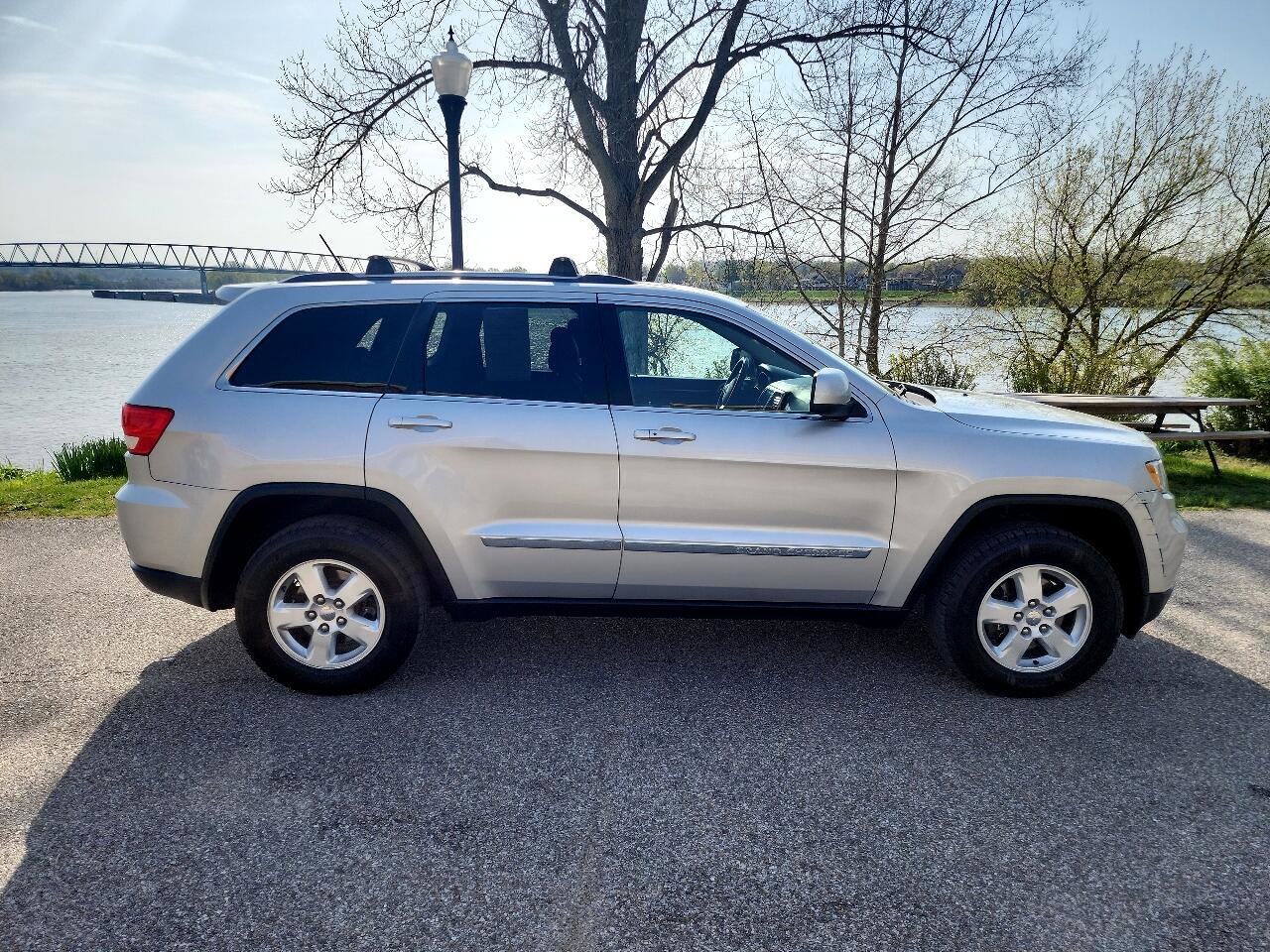 Used 2012 Jeep Grand Cherokee Laredo image 6