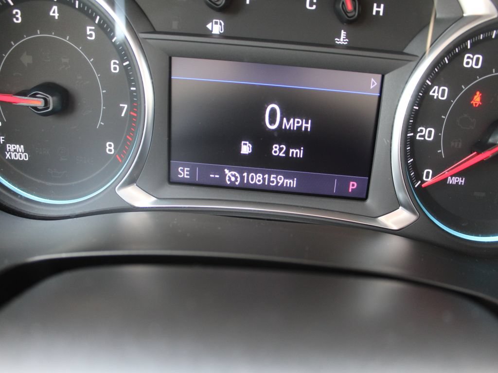 Used 2022 Chevrolet Traverse LT FWD image 16