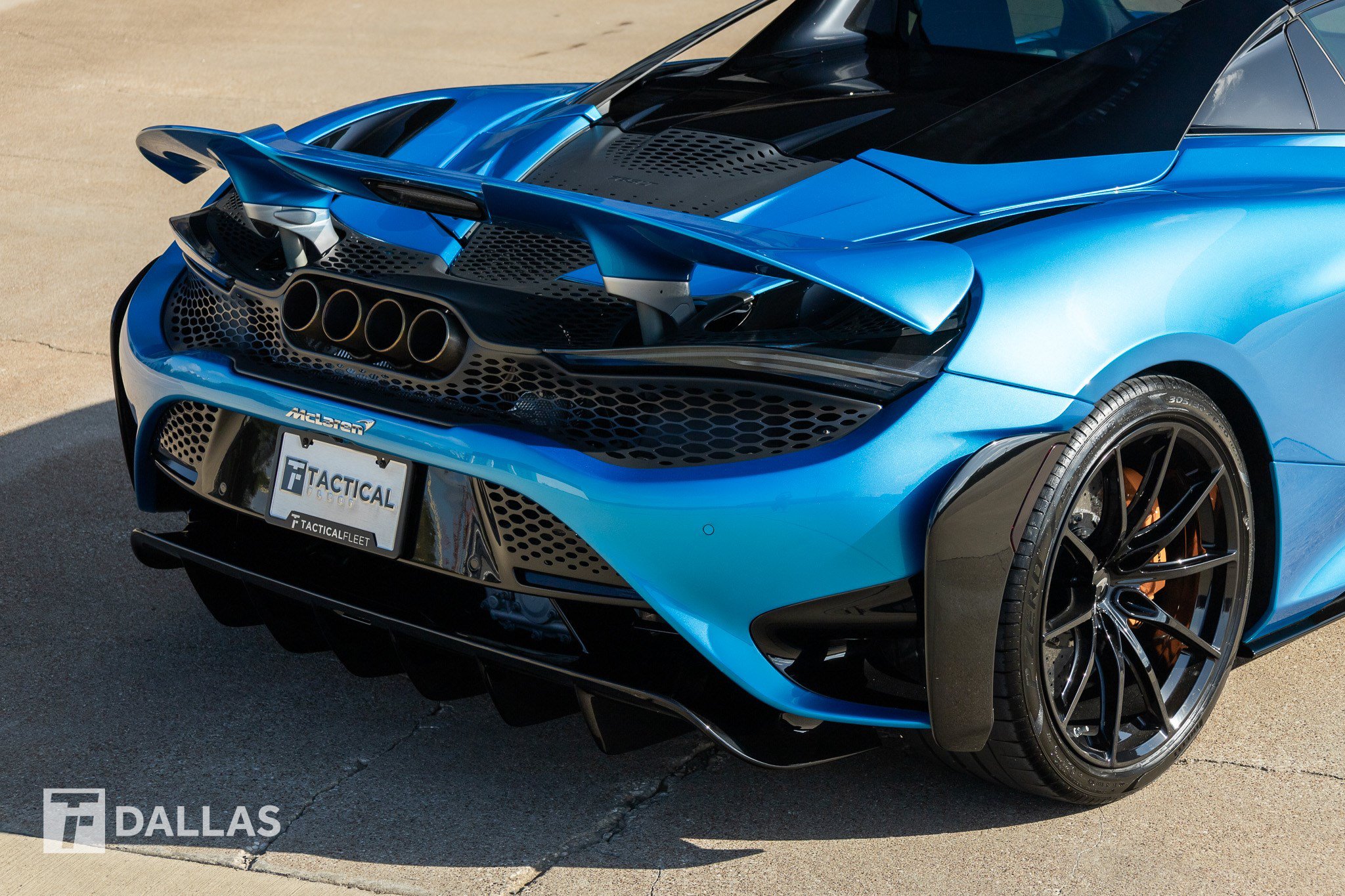 Used 2022 McLaren 765LT RWD image 16