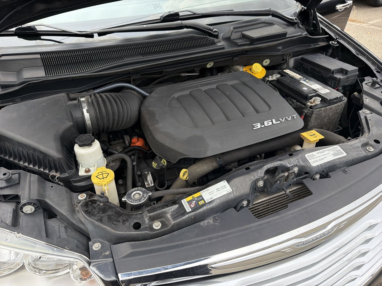 Used 2016 Chrysler Town & Country Touring-L w/ Driver Convenience Group FWD image 16
