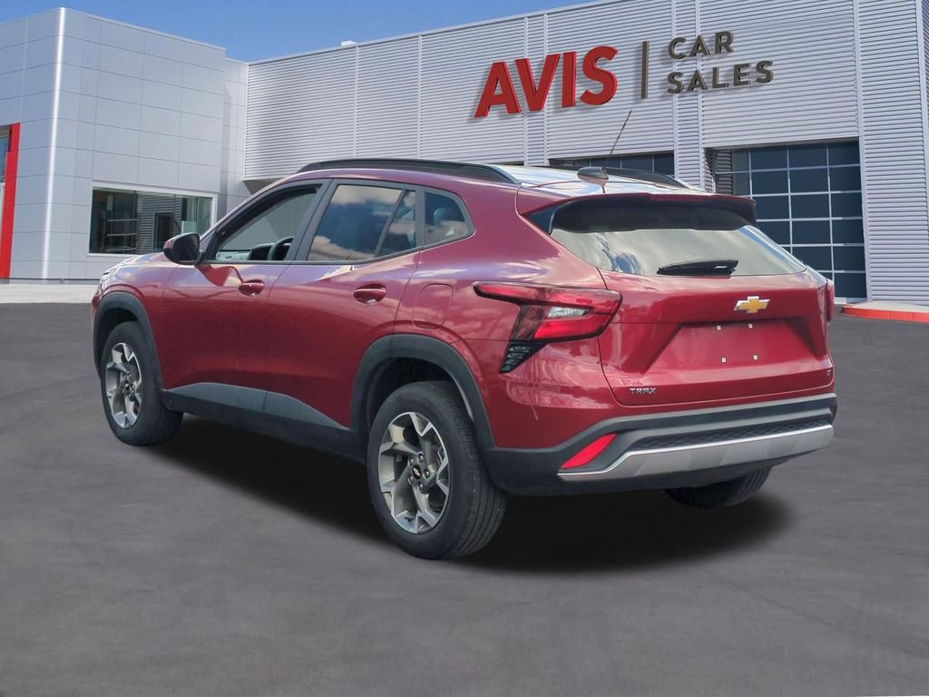 Used 2025 Chevrolet Trax LT w/ LT Convenience Package FWD image 10