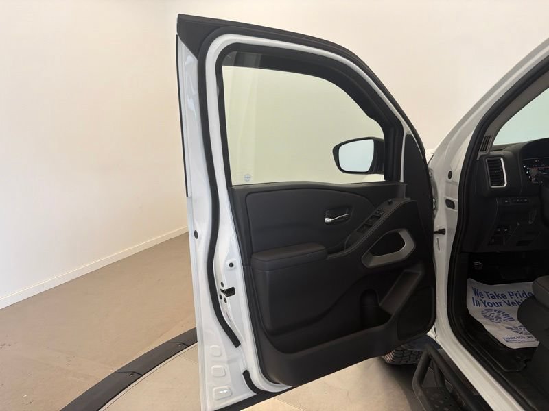 Used 2022 Nissan Frontier SV AWD/4WD image 15