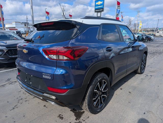 Used 2023 Chevrolet TrailBlazer ACTIV w/ Sun and Liftgate Package image 5