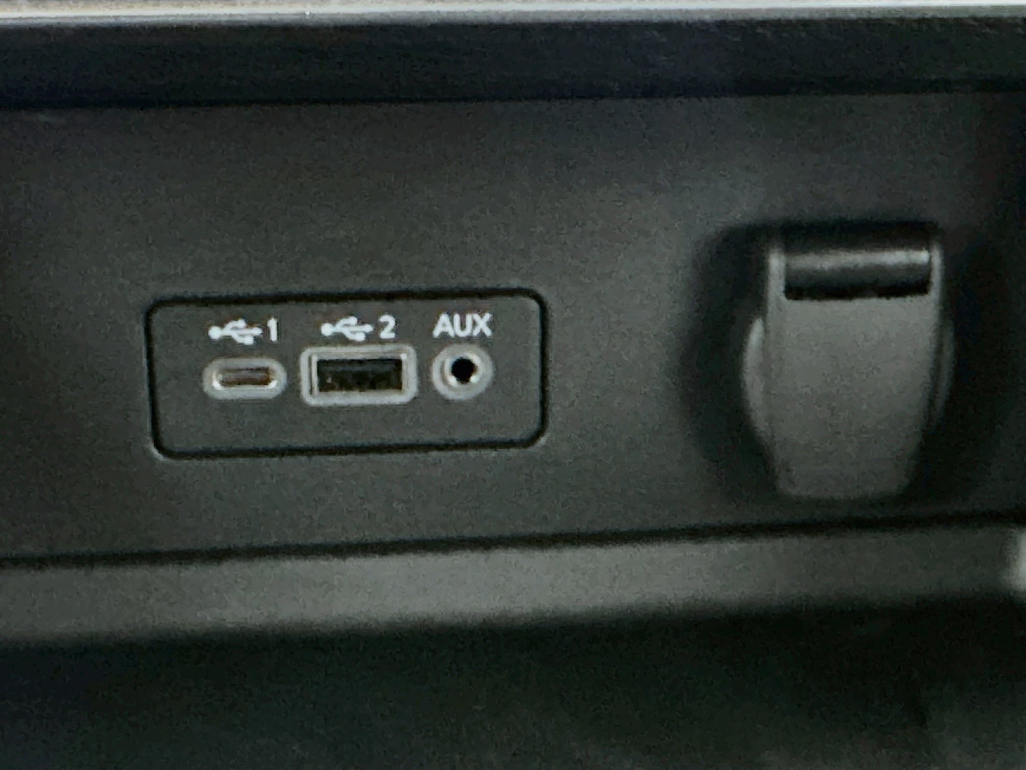 Used 2023 Nissan Sentra SR w/ Electronics Package FWD image 25
