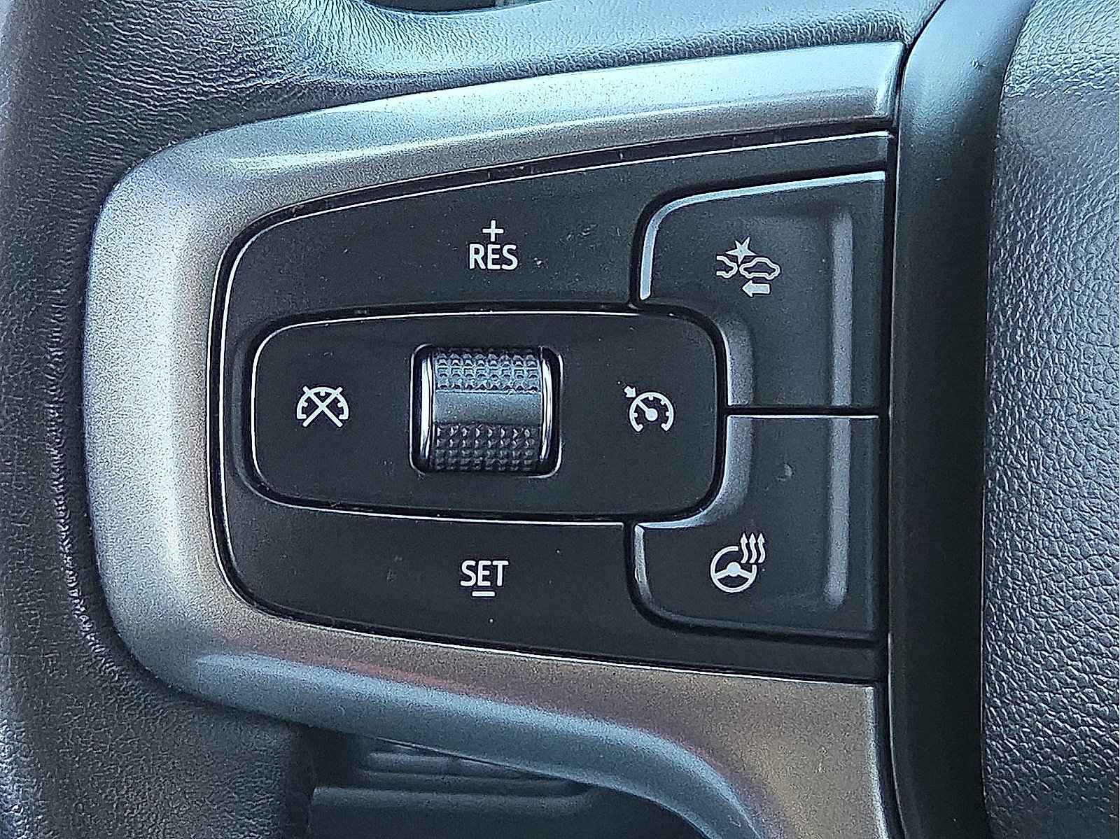 Used 2021 Chevrolet Suburban LT w/ LT Signature Package image 21