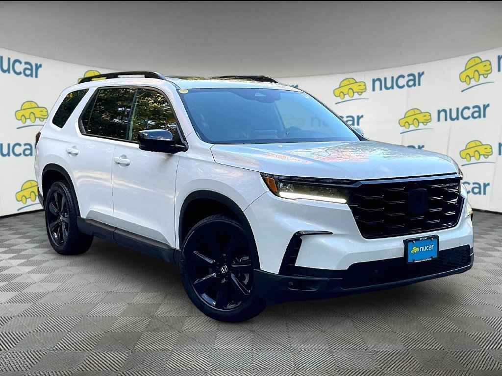 Used 2025 Honda Pilot Black Edition image 1