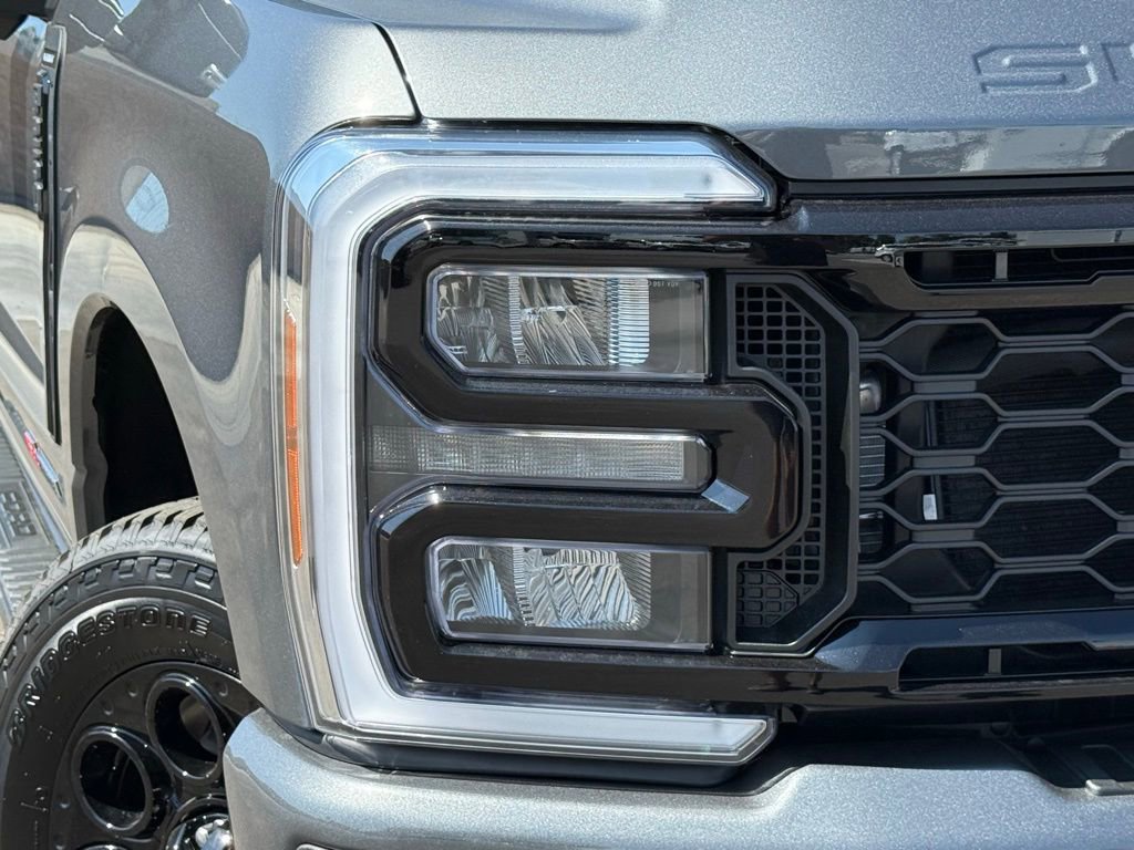 New 2026 Ford F250 4x4 Crew Cab Super Duty image 3