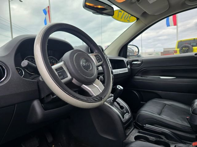 Used 2017 Jeep Compass High Altitude AWD/4WD image 11