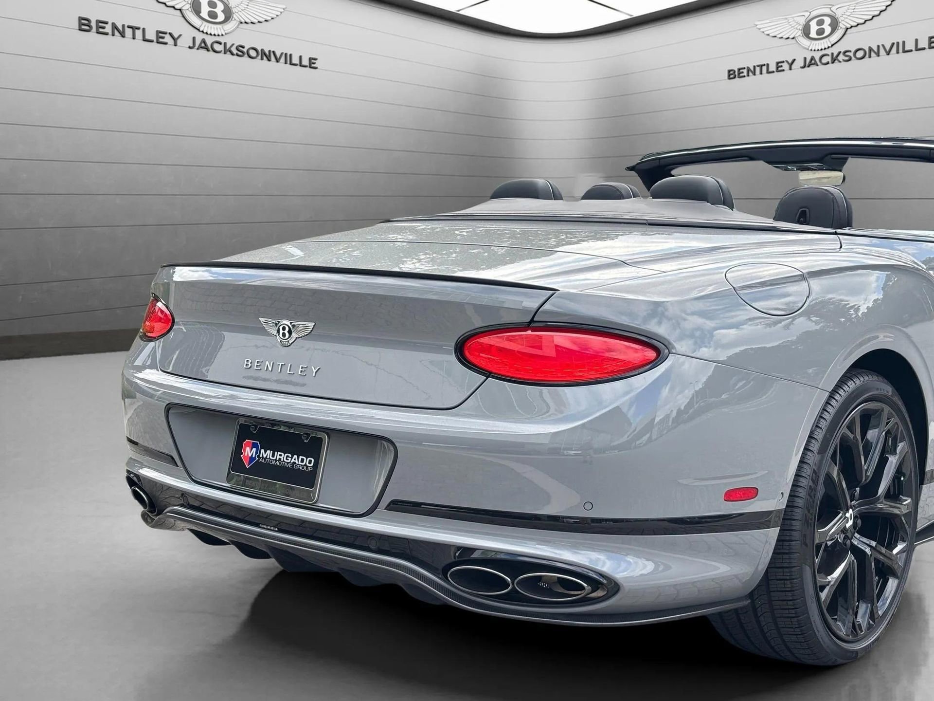 Used 2024 Bentley Continental GT image 25