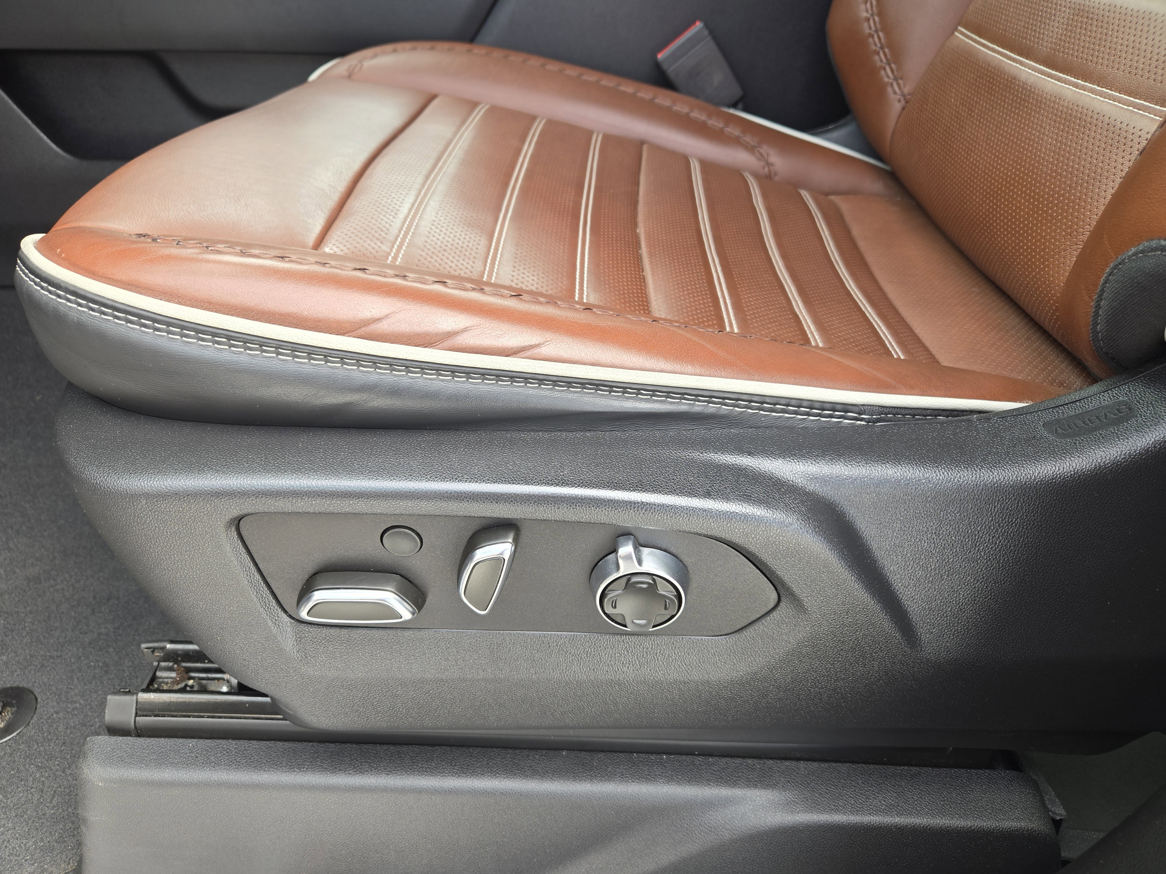 Used 2023 GMC Sierra 1500 Denali Ultimate image 27