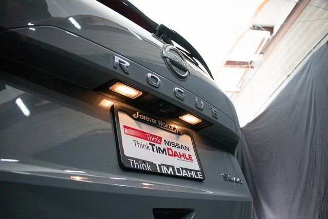 Used 2023 Nissan Rogue SL w/ SL Premium Package image 13
