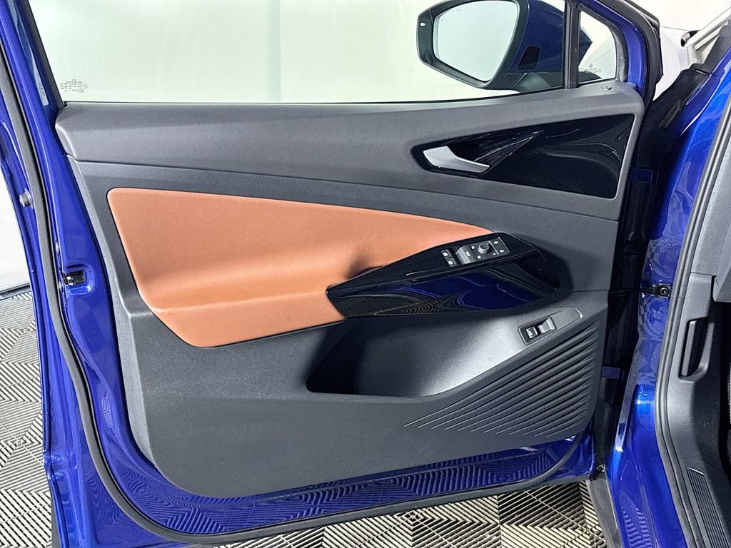 Used 2021 Volkswagen ID.4 Pro S w/ Gradient Package image 10