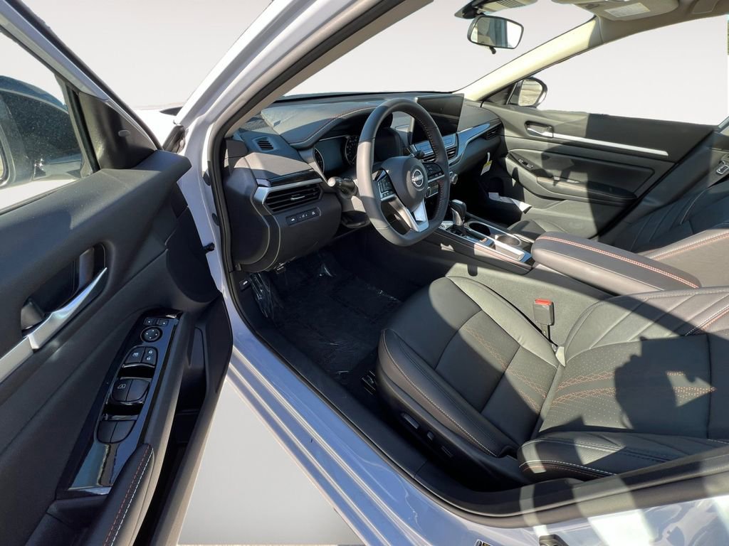 Certified 2024 Nissan Altima 2.5 SR w/ SR Premium Package image 18