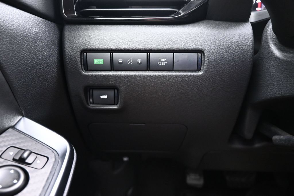 Used 2024 Nissan Sentra SR w/ SR Premium Package FWD image 23